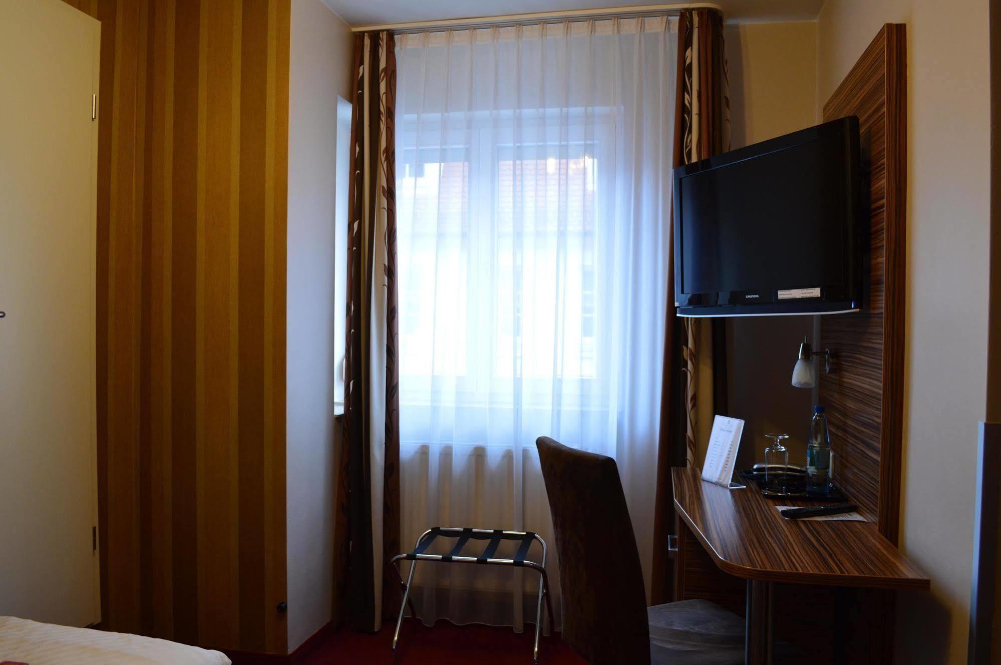 Erde Hotel Erlangen Exteriör bild